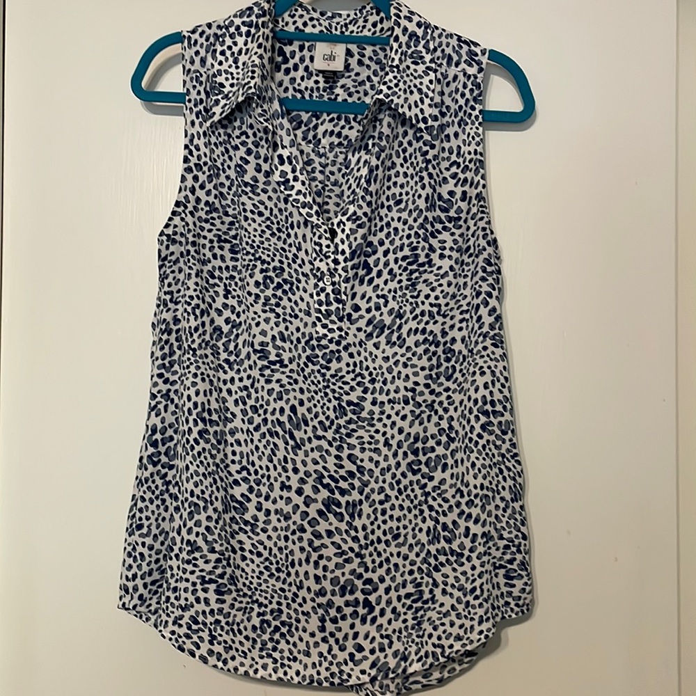 Cabi size small blue & white leopard sleeveless shirt